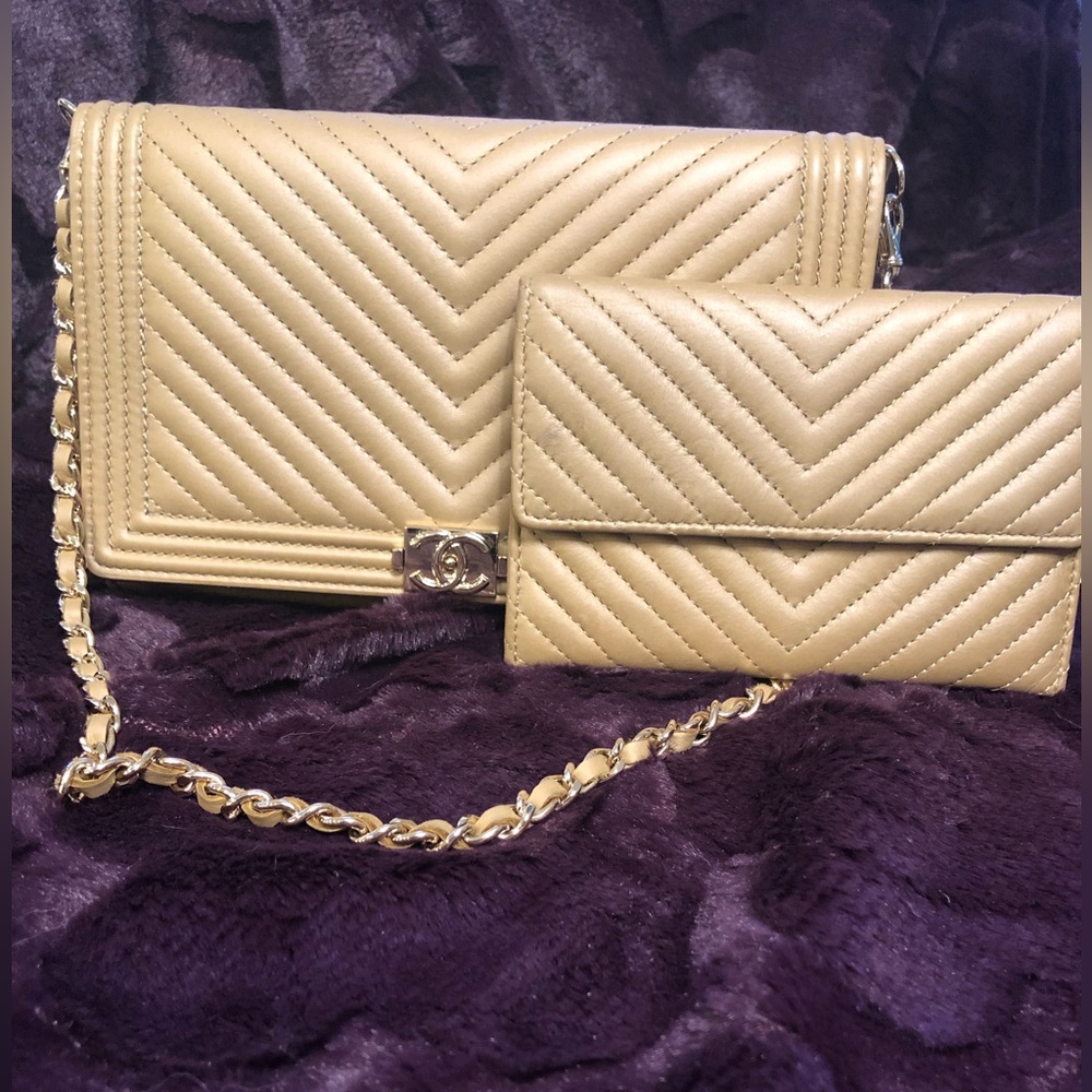 CHANEL Gold Chevron Shoulder Bag
